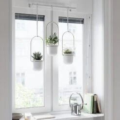 Umbra Lot De 3 Pots Suspendus Triflora -Komar Boutique 1000247901 210216 15365300032 MOOD DETAILS P000000001000247901 mood