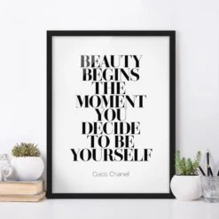 Tableau Déco Be Yourself, Coco Chanel -Komar Boutique 1000326301 220119 08234400662 MOOD DETAILS P000000001000326301 mood