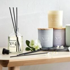 Bougie Parfumée Vanilla HOME& SOUL 13 Bougie Parfumée Vanilla HOME& SOUL -Komar Boutique 1000338586 230822 022 MOOD DETAILS P000000001000338586 mood