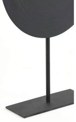 Ornement Sur Pied Lasim - Noir 19 Ornement Sur Pied Lasim - Noir -Komar Boutique 3b35e68b308b4713a0efc944550bf485.cropped 461 0 1240 1976.processed