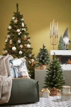 Sapin De Noël Avec Toile Pittsburgh -Komar Boutique b49e4e8883ea4cb0bd1f4cdc1f9e8794