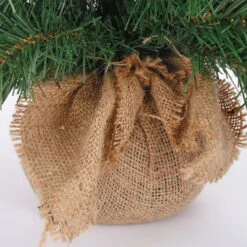 Sapin De Noël Avec Toile De Jute Alpine -Komar Boutique bb7a480af83745f292181b9223c31a0d
